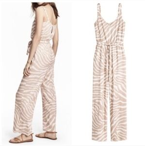 H &M One Piece comfy Jumpsuit Zebra Print Size 12 NWT Casual Dress Up No Belt
